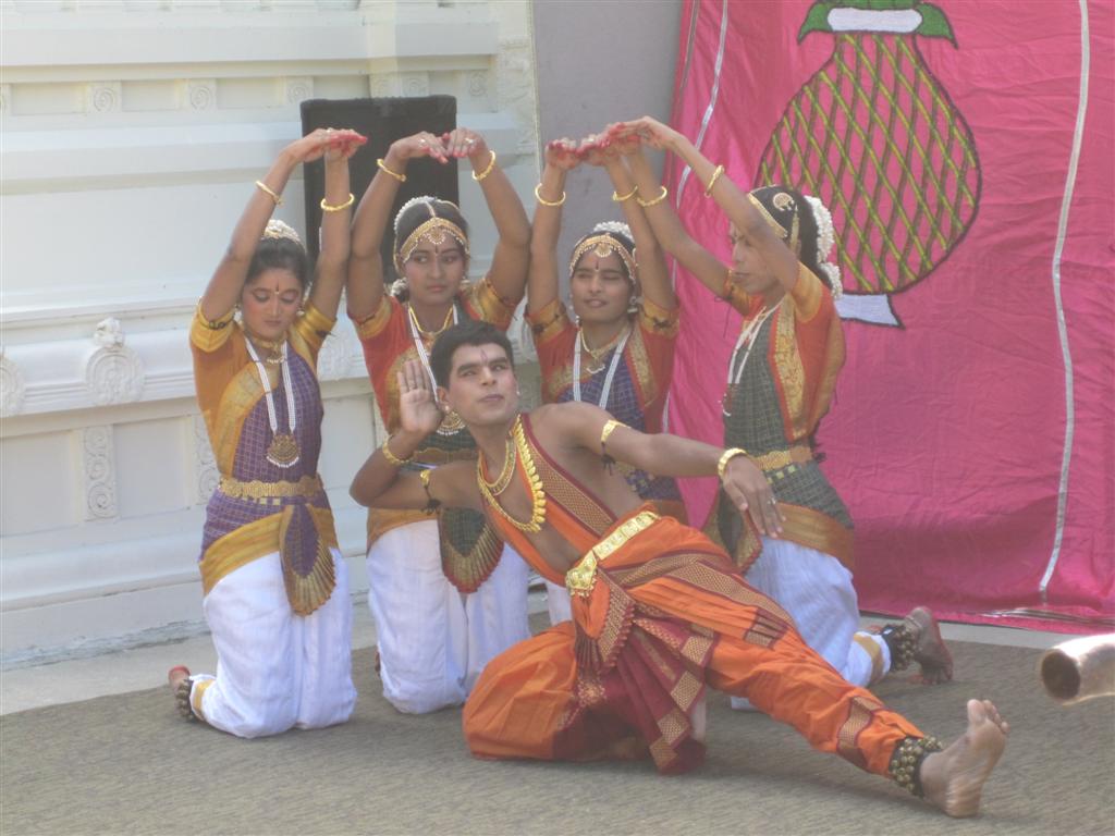 Caroll Center For The Blind Cohost Visually Impaired Indian Dance Troupe