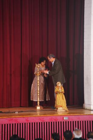 Hindi Manch Natak 2011: All The World Is A Stage