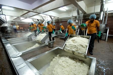 Akshaya Patra Aims To Feed 1.6M Children In Gujarat By 2014