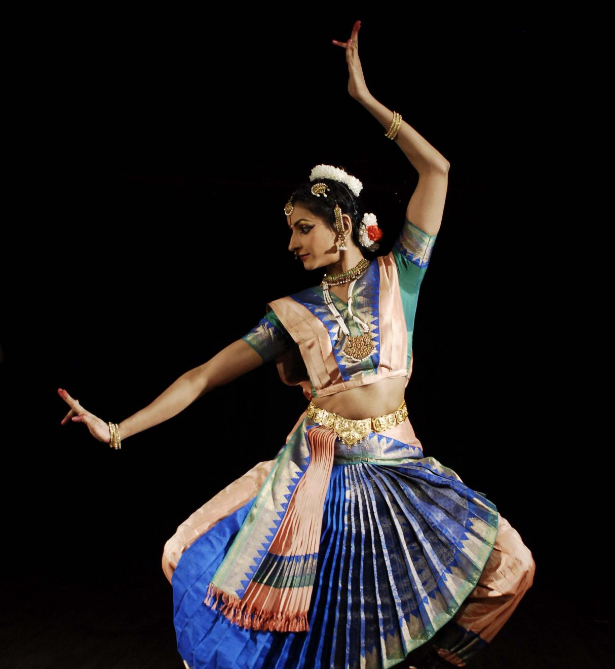 Dazzling Kathak And Bharatanatyam Presentation By Chitra Arvind