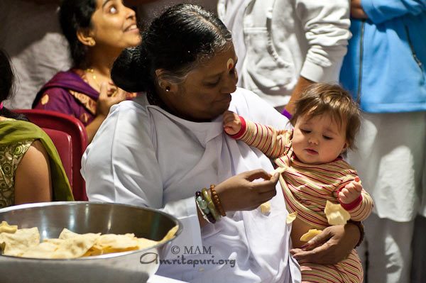 Amma Visits New England For 27th US Tour