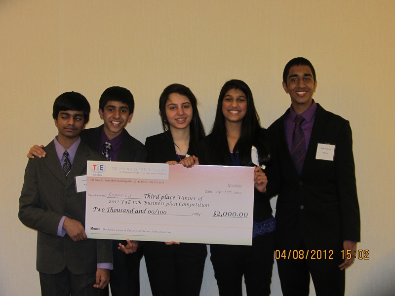 TyE Students Awarded Patent #8,903,378