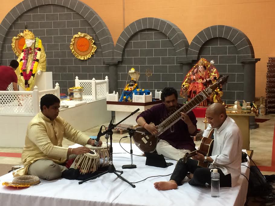 Jugalbandhi Of Sitarist Mani Akella And Guitarist Priyant Sundas Hold Audience Spellbound