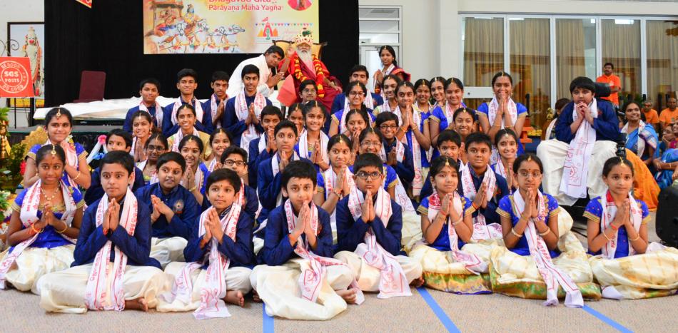 Kids Memorize And Chant 700 Verses Of Bhagavad Gita 