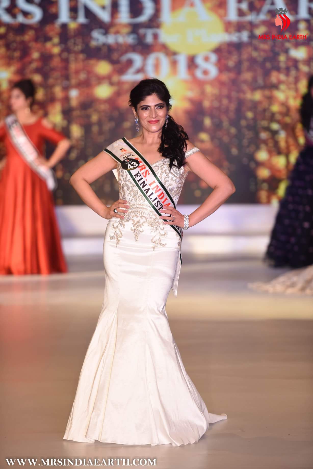 Sugandha Gopal Crowned Mrs India Earth Classic 2018