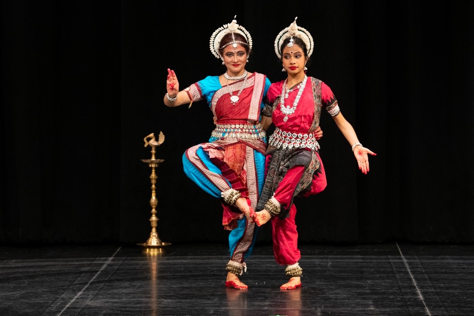 Odissi Mancha Pravesh: Shreya Mishra & Anindita Mahapatra