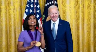 Joe Biden Awards National Medal Of Arts To Mindy Kaling