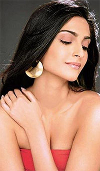 Karina Kapur Xxx Sexy Photos - Bollywood Baatein
