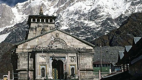 https://sg-dae.kxcdn.com/blog/wp-content/uploads/2014/03/kedarnath-temple-and-mountain.jpg