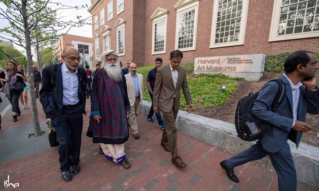 Prof. Emery Brown and Sadhguru continue their discussion even after the official event is over